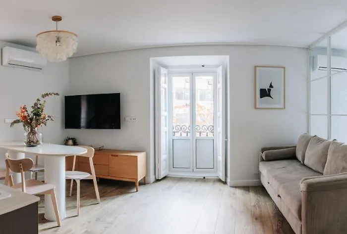 Beautiful Apartment In The Heart Of Madrid